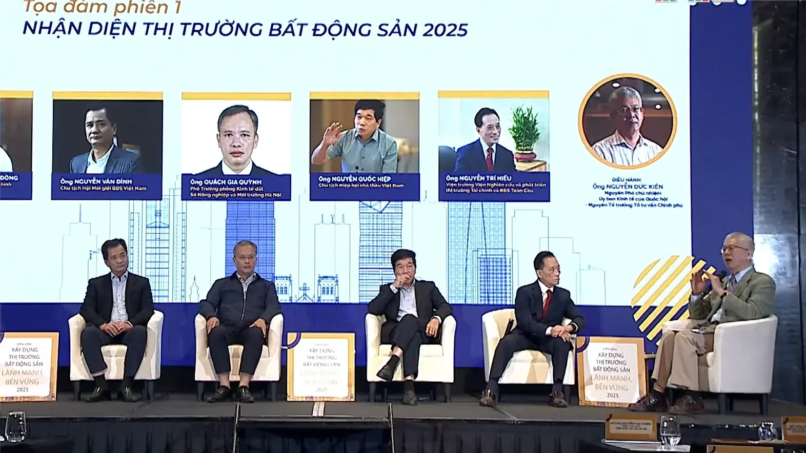 Minh bạch chi phí, kiểm soát đầu cơ để giảm giá nhà